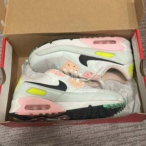NIKE Air Max 90